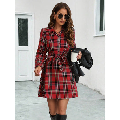 Robe-chemise élégante à carreaux avec ceinture pour femme