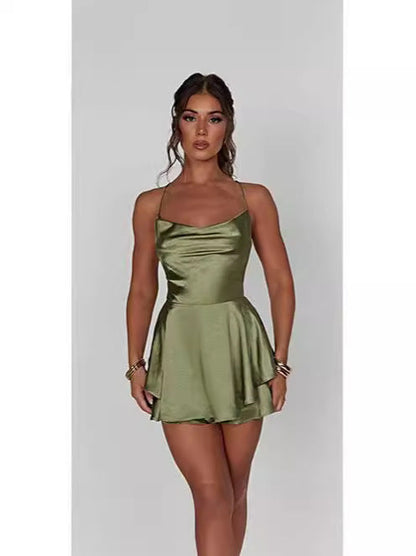 Mini-robe en satin élégante pour femme
