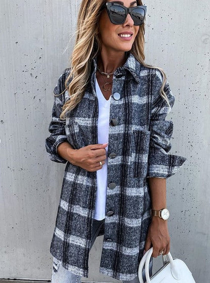 Manteau en laine oversize à carreaux avec fermeture boutonnée