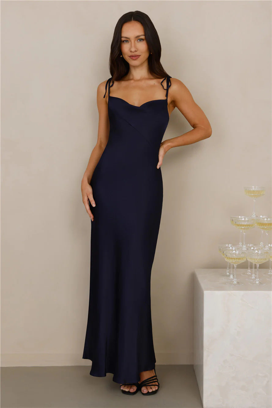 Robe longue en satin élégante pour femme