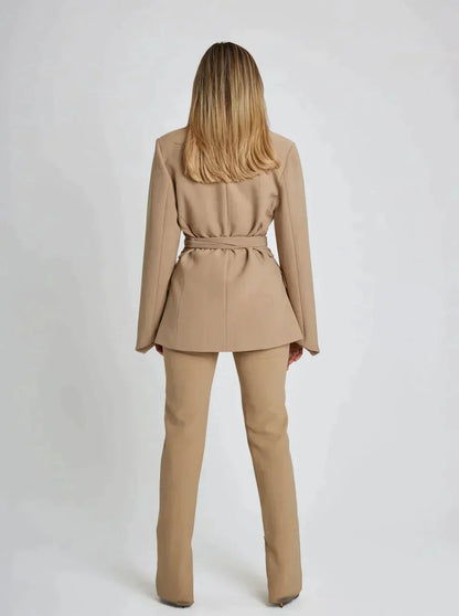 Stilvoller Blazer mit Gürtel Detail - IdealeKleiden