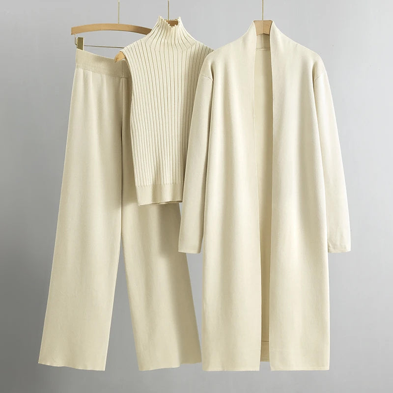 Ensemble robe et gilet en cachemire de luxe beige
