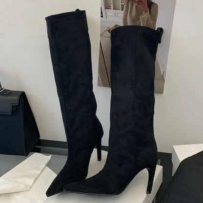 Bottes femme élégantes hauteur genou à lacets