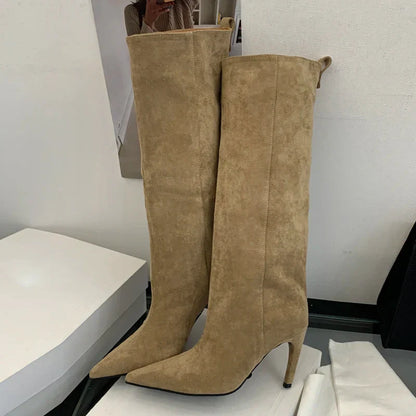 Bottes femme élégantes hauteur genou à lacets