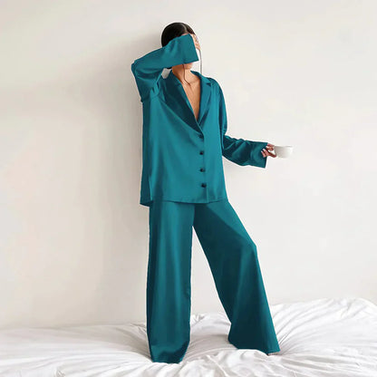 Pyjama femme en satin blanc avec pantalon large