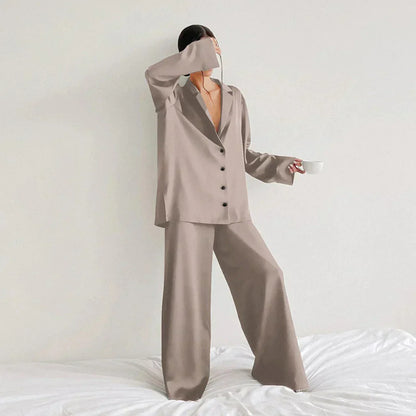 Pyjama femme en satin blanc avec pantalon large