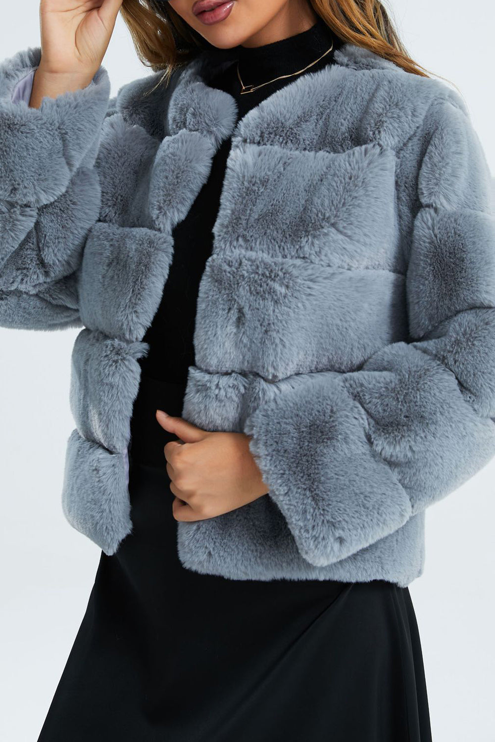 Blouson court femme en fausse fourrure Doux et chic