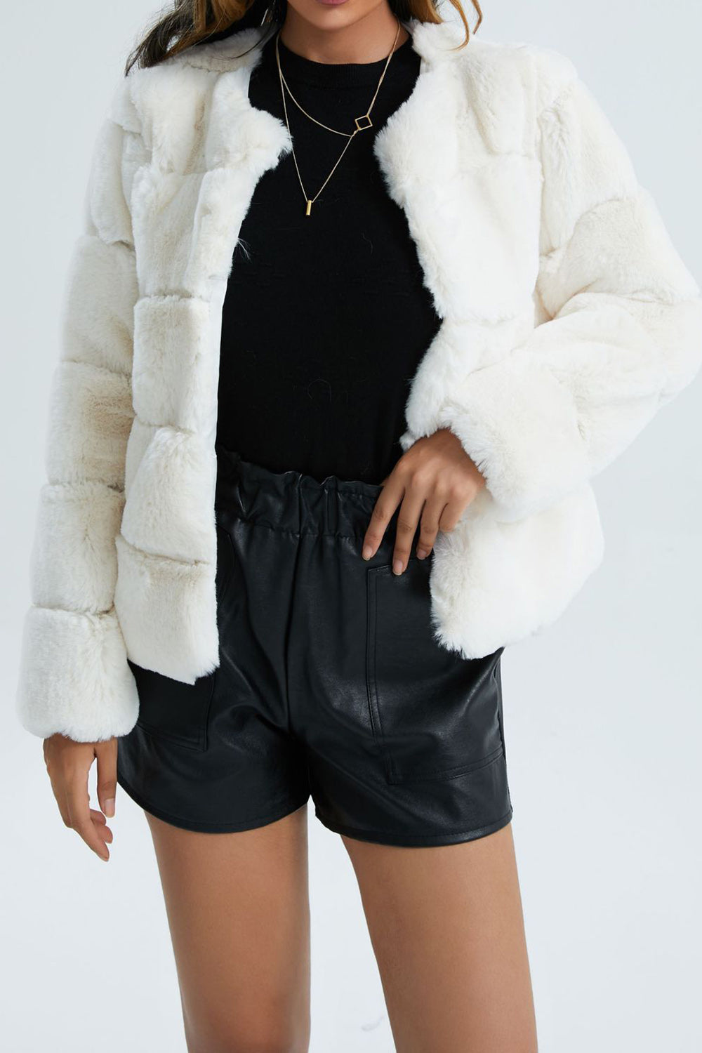 Blouson court femme en fausse fourrure Doux et chic