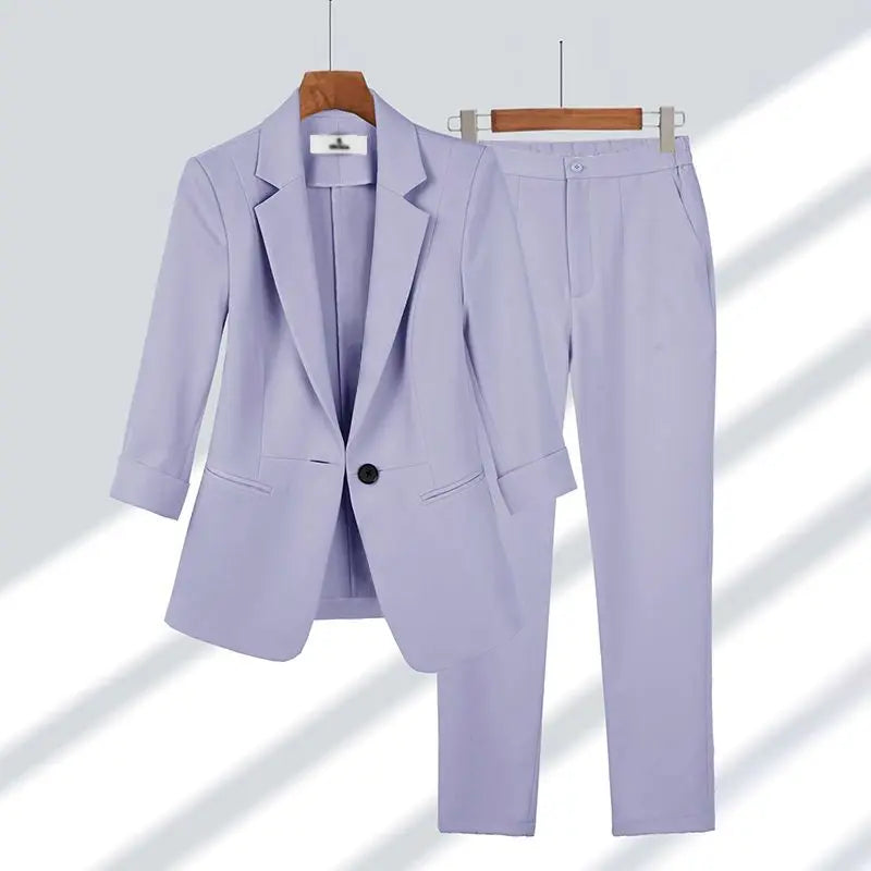 Tailleur deux pièces élégant pour femme