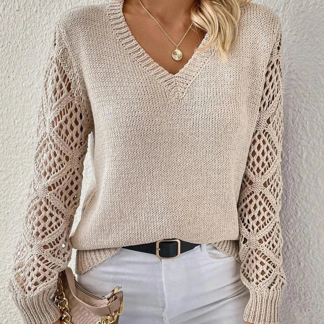 Pull moderne col V pour femme