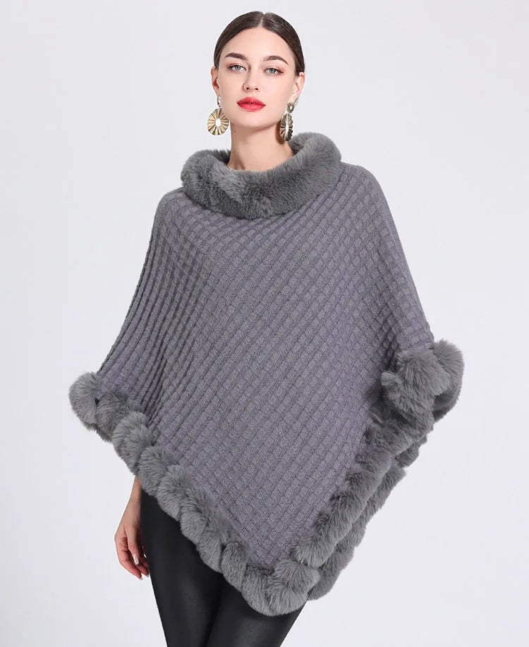 Cape mode avec garniture en fausse fourrure