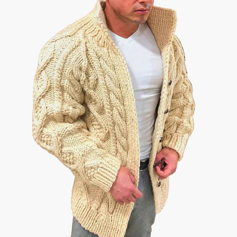 Cardigan tressé en grosse maille élégant