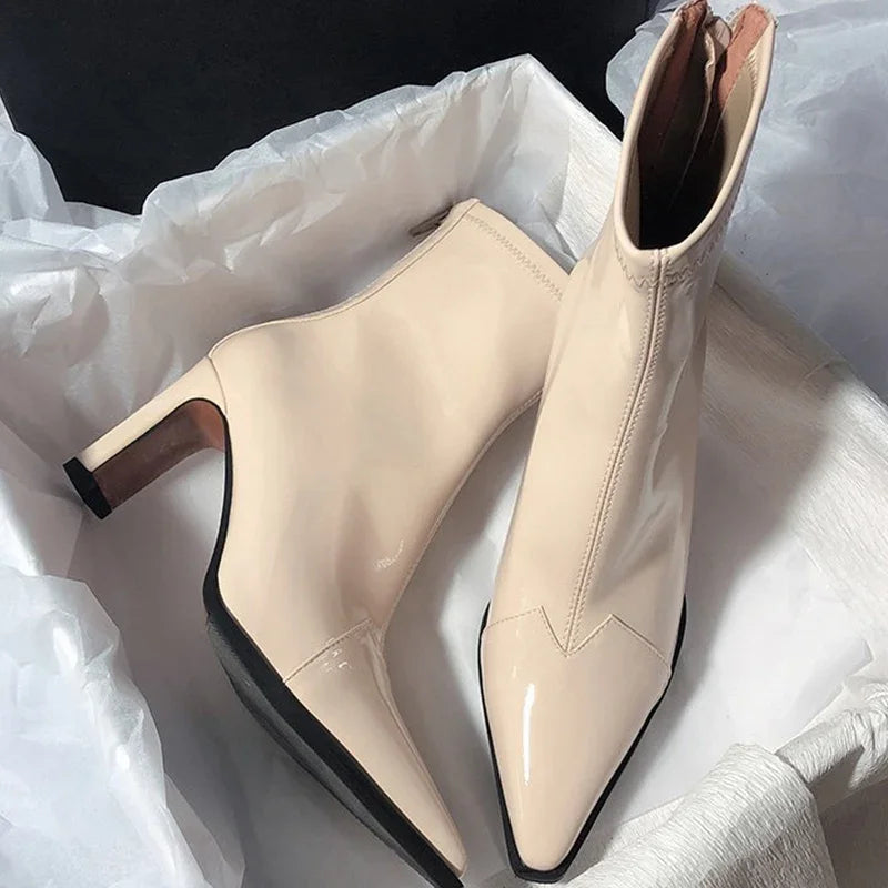 Bottes élégantes à talon carré pour femme