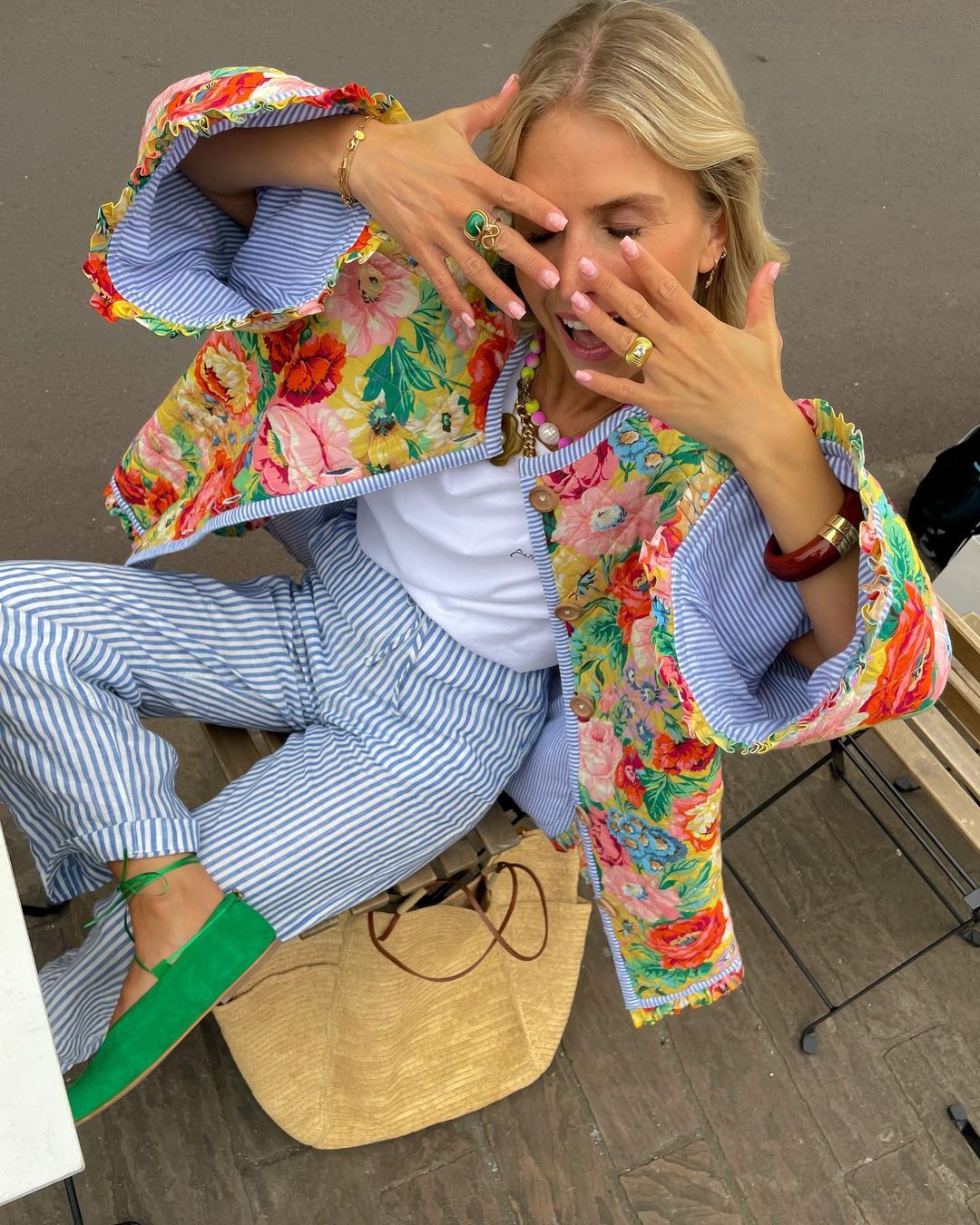 Frauenjacke Sommer Blumenprint - IdealeKleiden