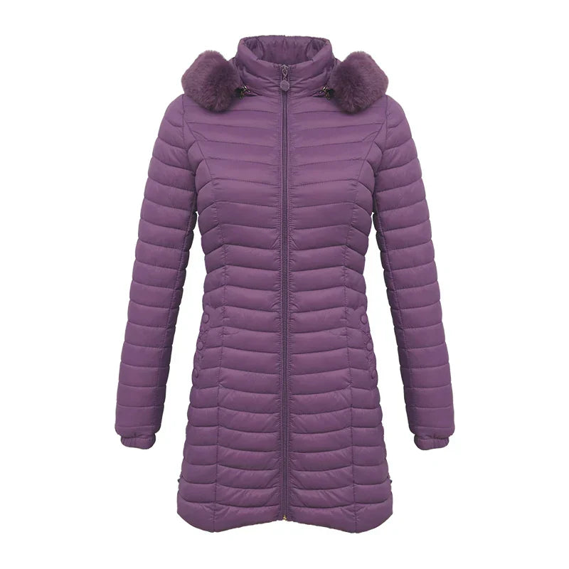 Élégante veste d'hiver slim fit avec capuche en fourrure
