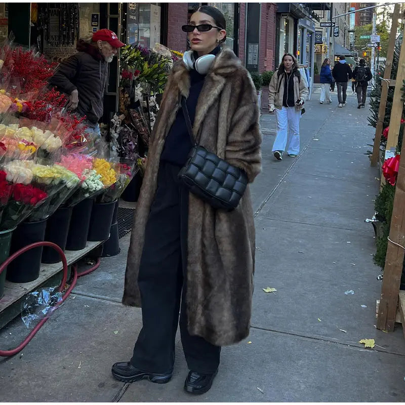 Manteau d'hiver blanc élégant