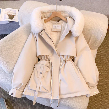 Manteau élégant pour femme avec capuche