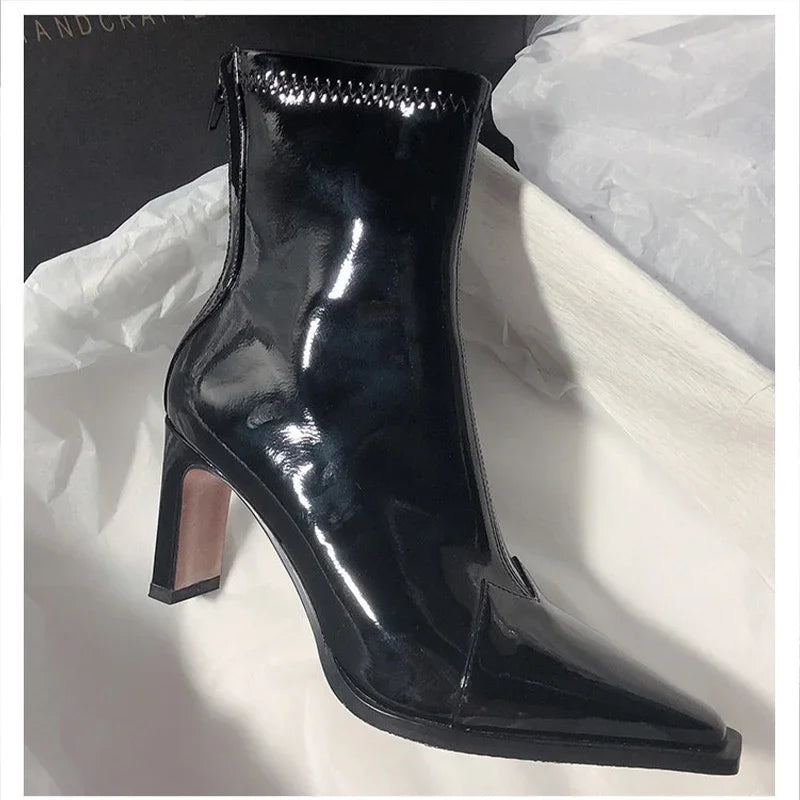 Bottes élégantes à talon carré pour femme