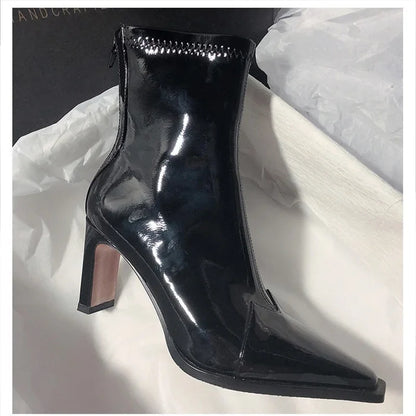 Bottes élégantes à talon carré pour femme