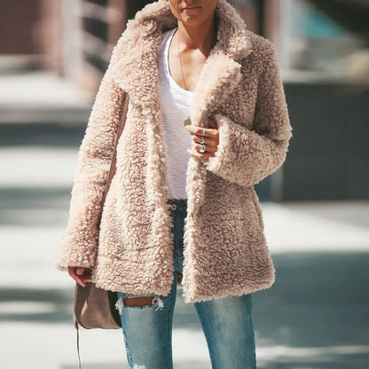 Manteau polaire beige doux et élégant