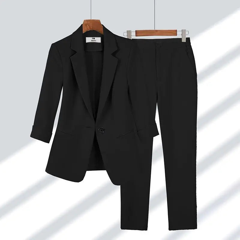 Tailleur deux pièces élégant pour femme