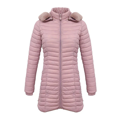 Élégante veste d'hiver slim fit avec capuche en fourrure