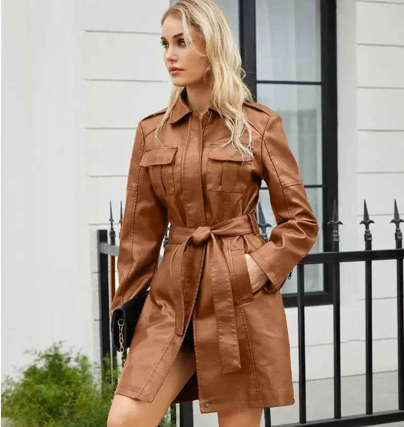 Robe en similicuir élégante à manches longues