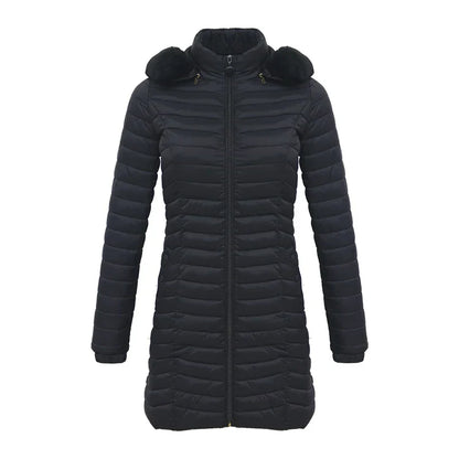 Élégante veste d'hiver slim fit avec capuche en fourrure