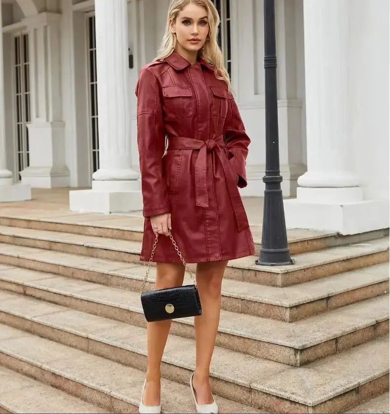 Robe en similicuir élégante à manches longues