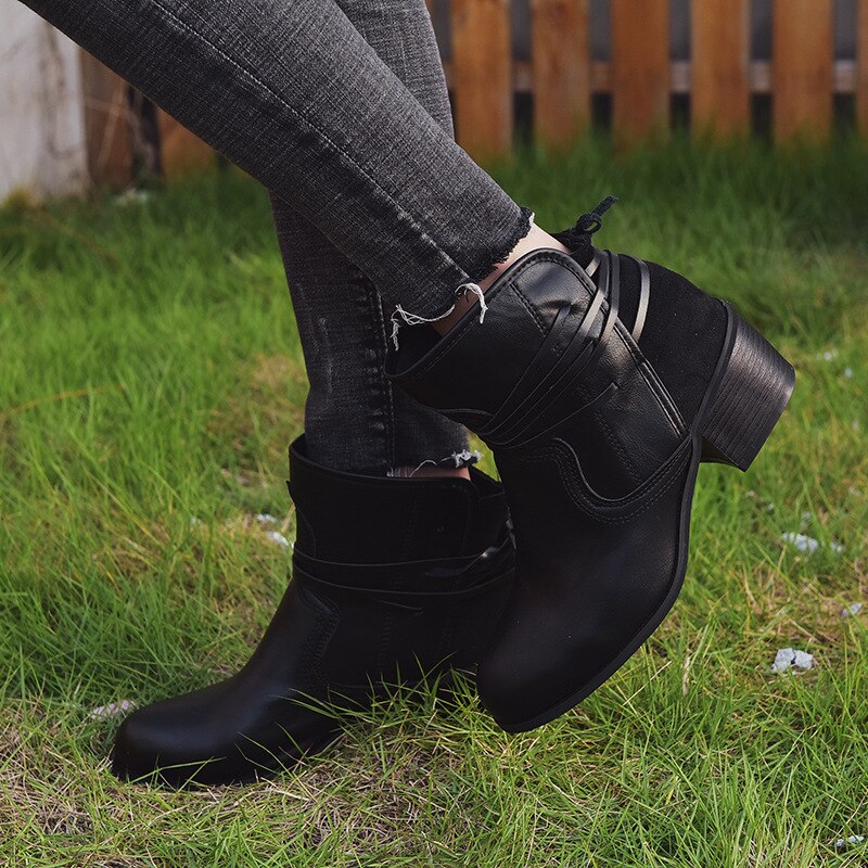Bottines rétro à bout rond