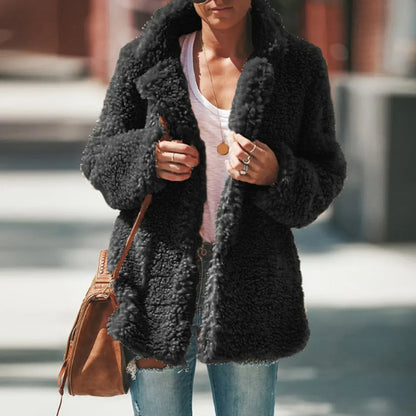 Manteau polaire beige doux et élégant