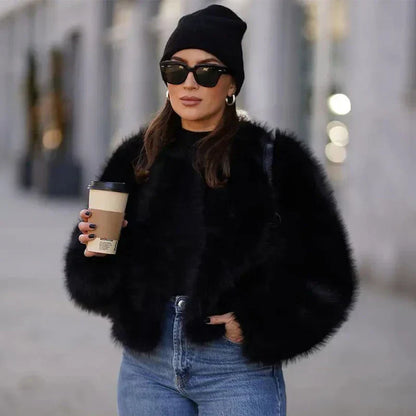 Veste en fausse fourrure tendance noire et grise