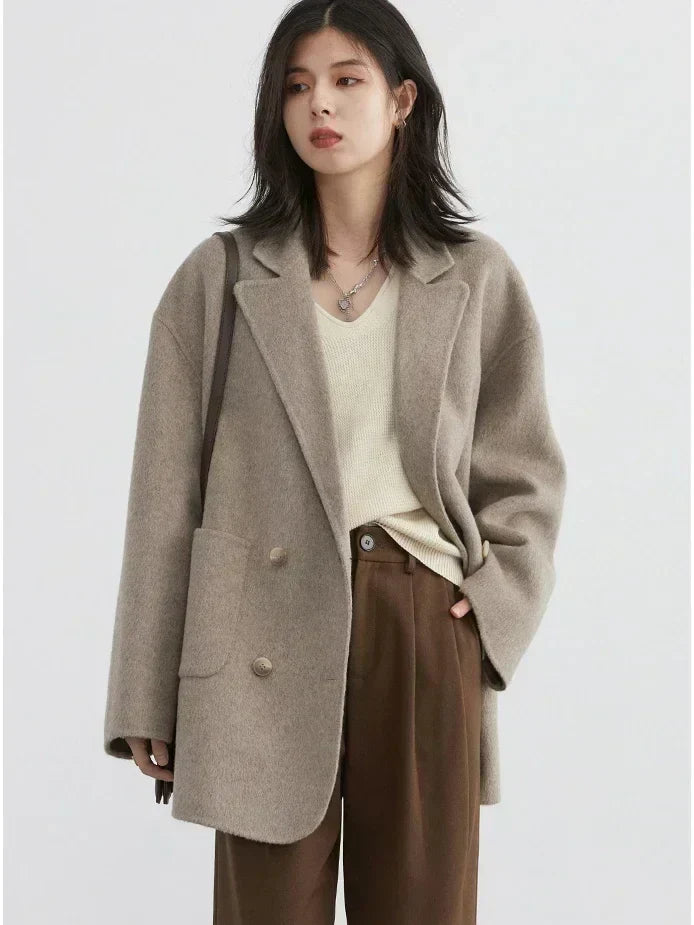 Élégant manteau en laine pour femme qualité luxe