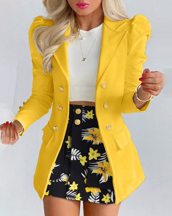 Ensemble blazer et jupe à carreaux chic pour femme