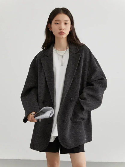 Élégant manteau en laine pour femme qualité luxe