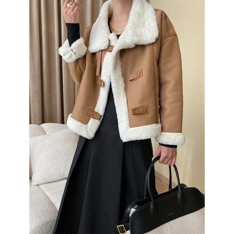 Veste en cuir élégante noir métallisé