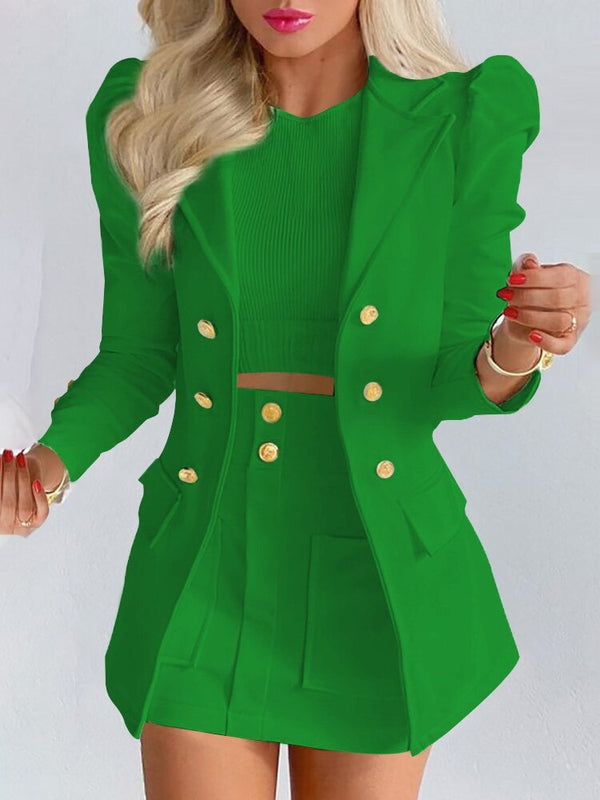 Ensemble blazer et jupe à carreaux chic pour femme