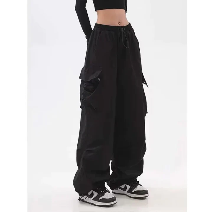 Pantalon cargo élégant rouge rubis pour femme