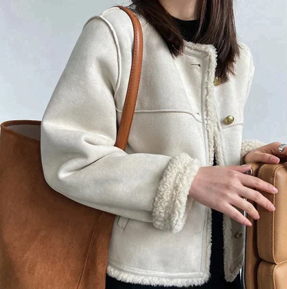 Blouson en cuir femme élégant coupe ajustée