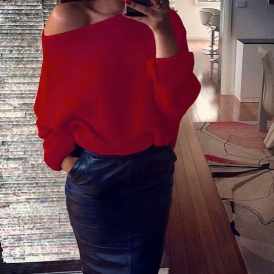 Pull élégant femme épaules dénudées