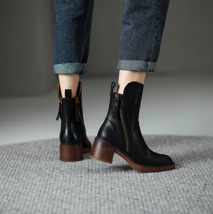 Bottine en cuir véritable à talon carré