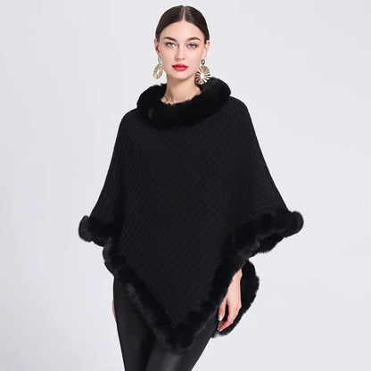 Cape mode avec garniture en fausse fourrure