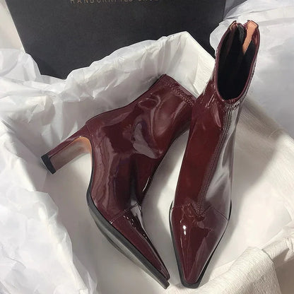 Bottes élégantes à talon carré pour femme
