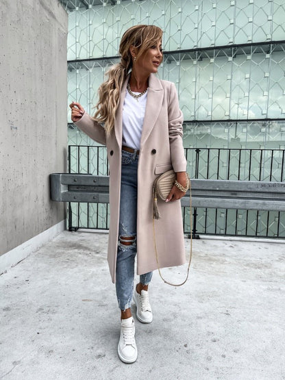 Doudoune longue élégante pour femme avec col à revers et poches