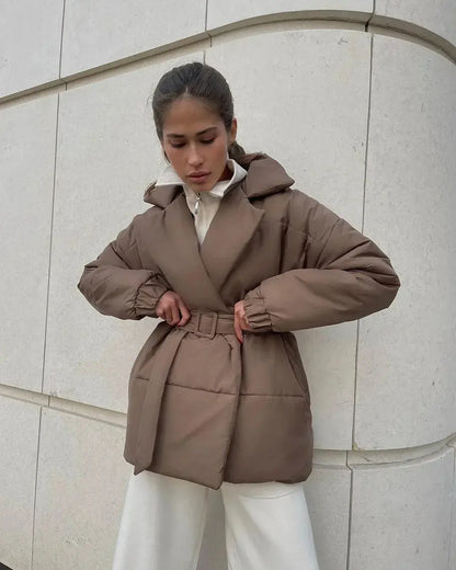 Doudoune stylée avec ceinture