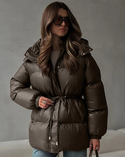 Doudoune matelassée hiver pour femme avec cordon de serrage et aspect brillant