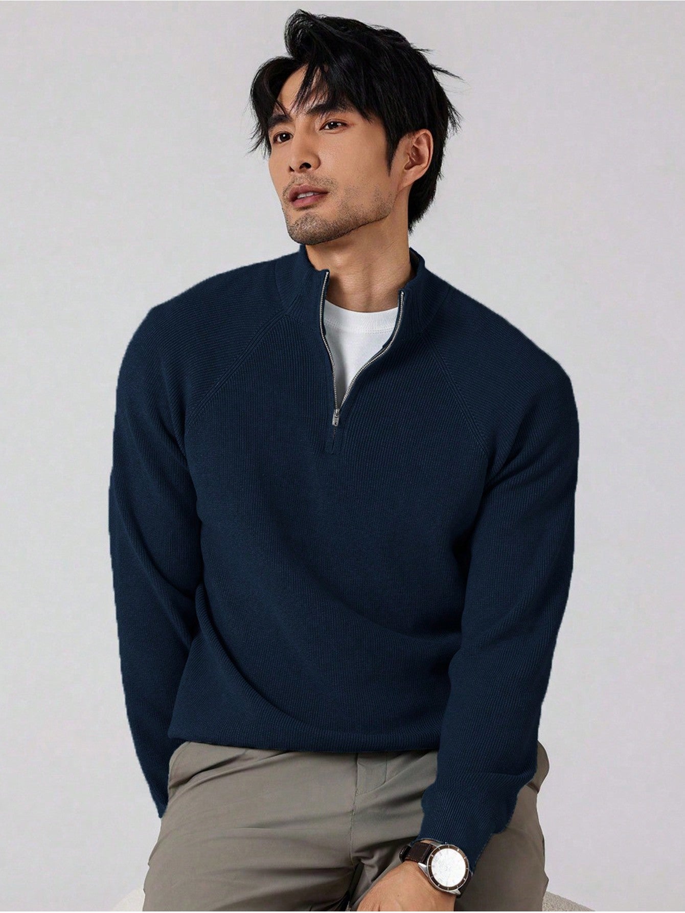 Pull zippé homme moderne et pratique