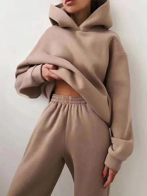 Ensemble de survêtement moderne et confortable pour femme