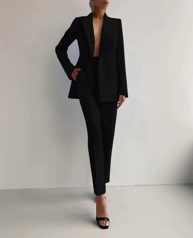 Ensemble de costume élégant : Blazer et pantalon chics