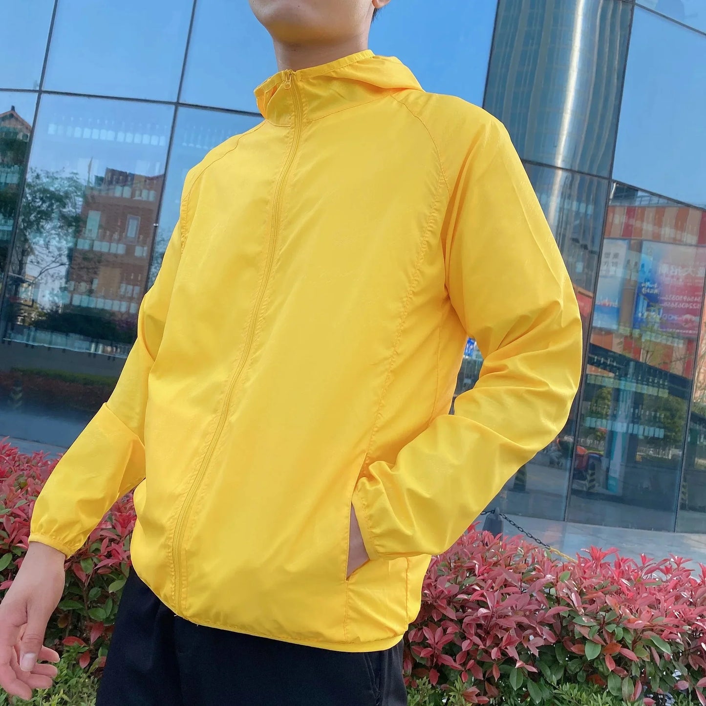 Coupe-vent léger pour homme avec capuche